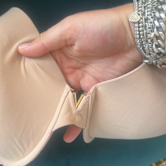 Victoria Secret LOVE CLOUD Smooth Lightly Lined Demi Bra 38DDD - Picture 7 of 11